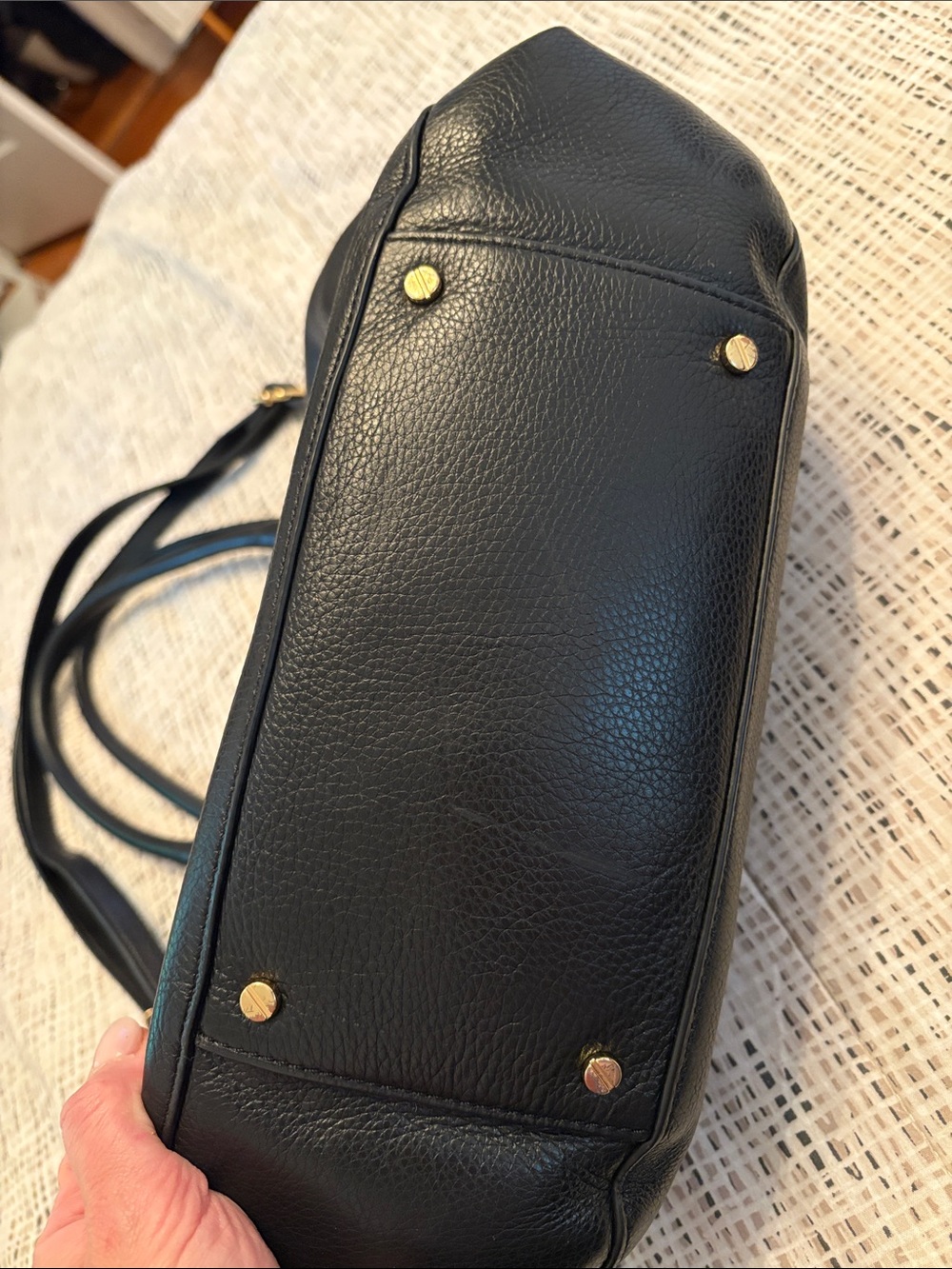 Tory Burch Black Leather Shoulder Bag with Gold Logo - Picture 5 of 11